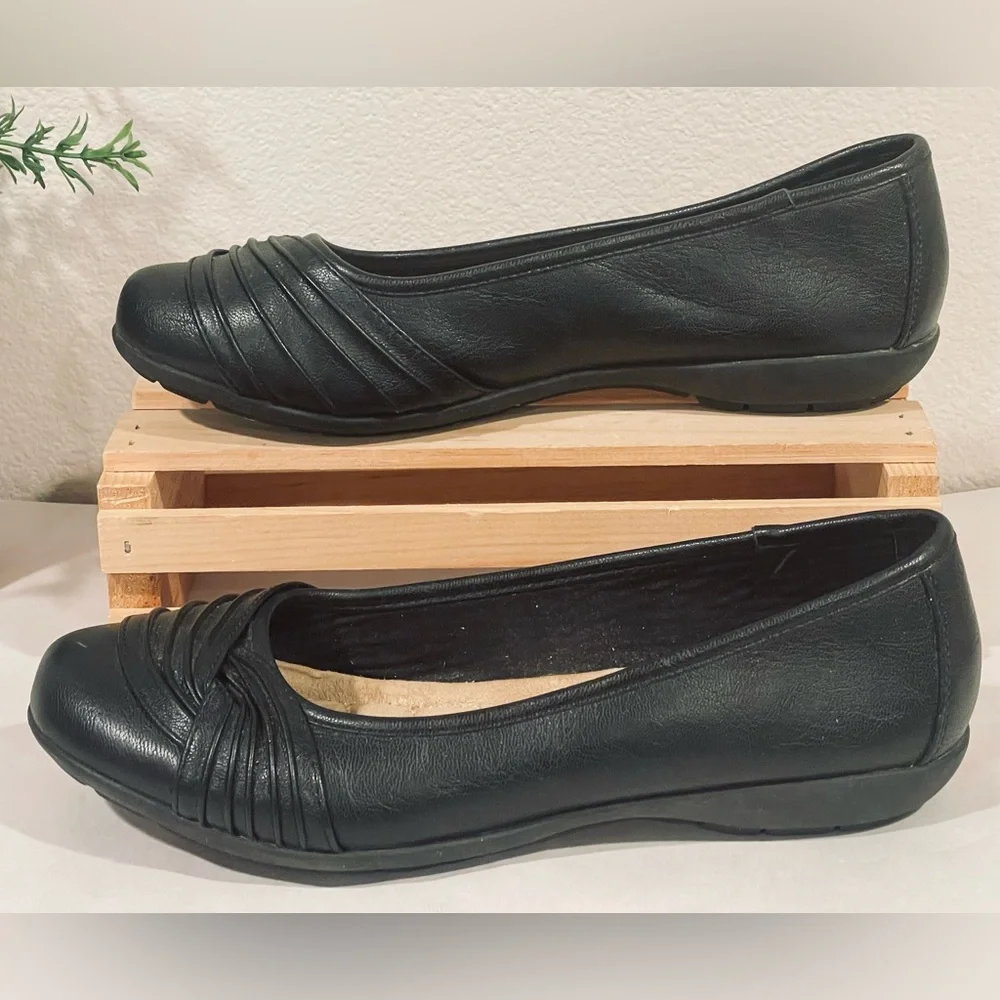 💥3/$50 White Mountain Black Vegan Leather Ballet Flats | Accent Band | EUC